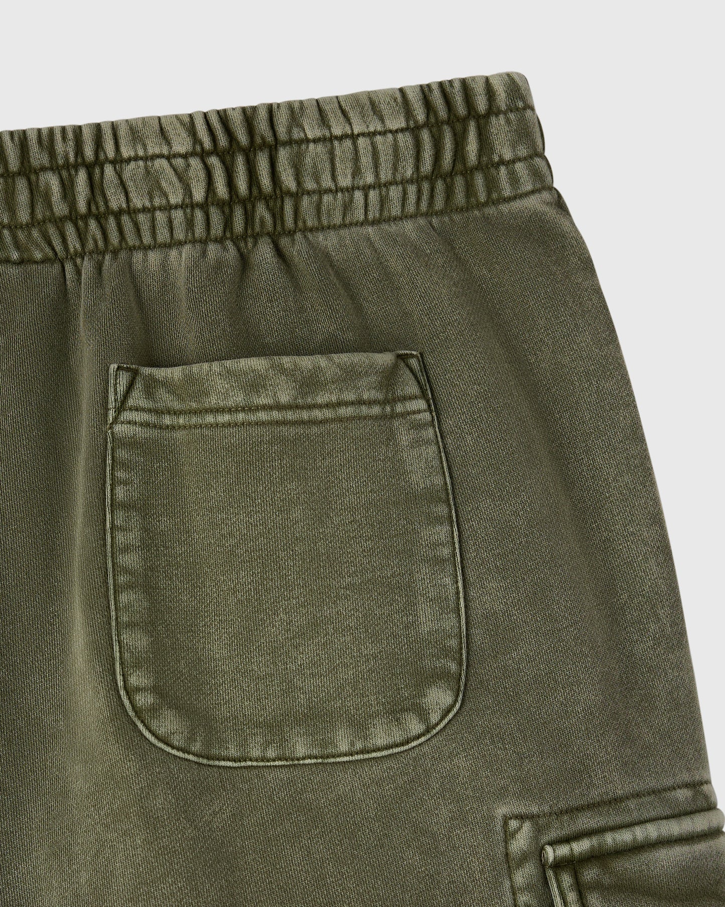 Cypress-colored cargo sweatpants with elasticated waistband and patch pocket detail.