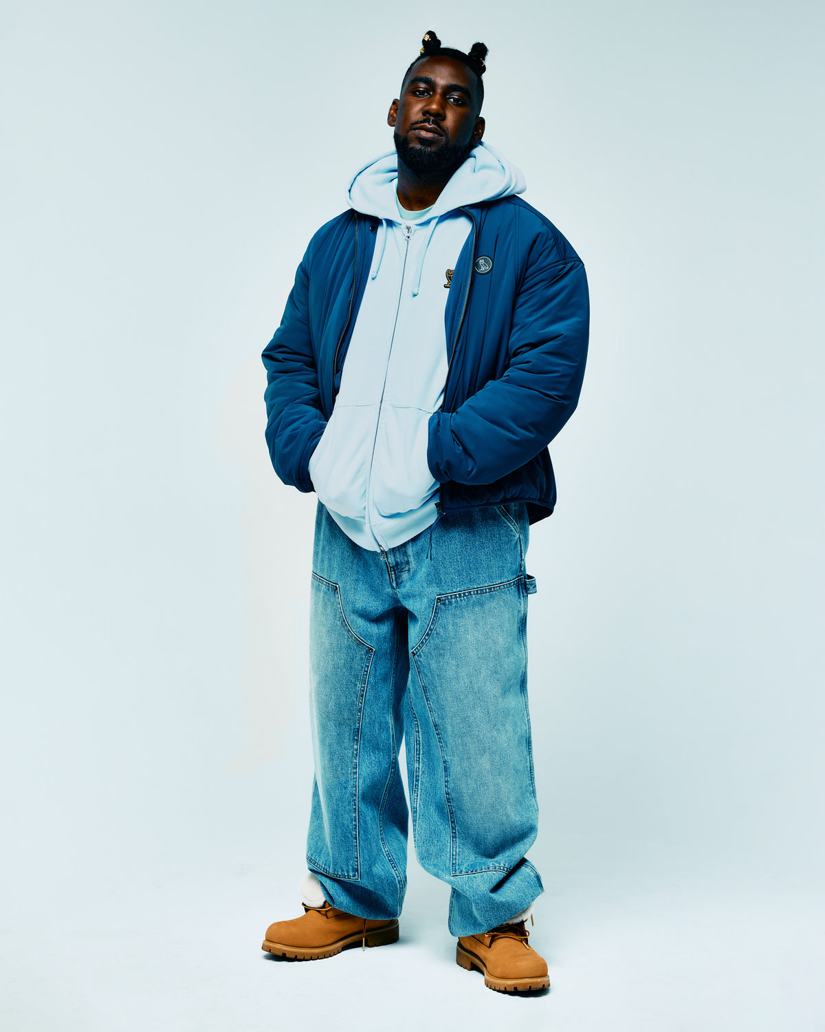 PANTALON EN JEAN À GENOUX RENTRÉS - INDIGO DÉLAVÉ
