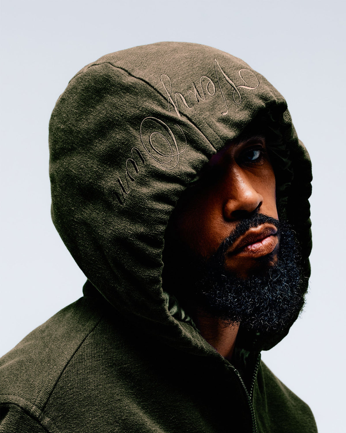 SWEAT À CAPUCHE EN TWILL DOUX REMBOURRÉ - RÉSINE NOIRE