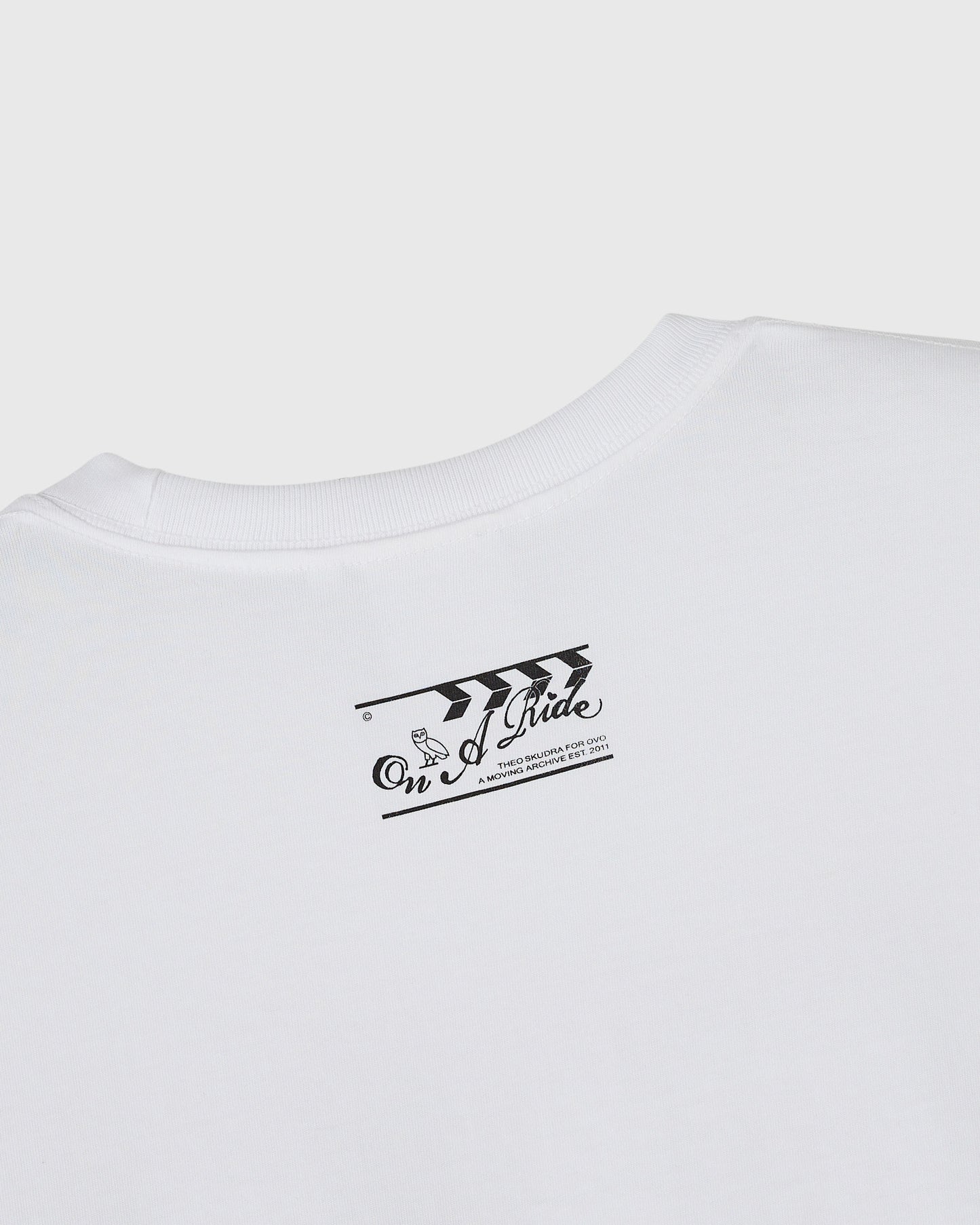 Theo Skudra T-shirt coupe ample lourd "On A Ride" - BLANC